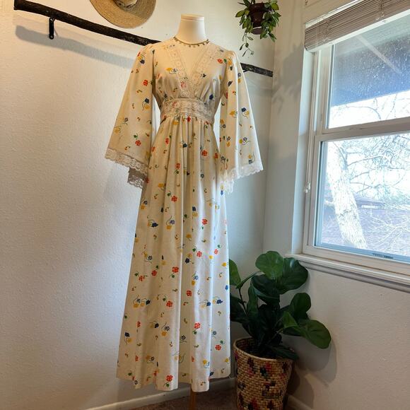 Vintage 70s Handmade Cream Floral Prairie Boho Bell Sleeve Maxi Dress Size Small - Picture 12 of 12